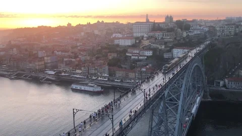 Sunset view of Dom Luís I Bridge Stock Footage 197510092