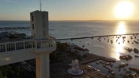 Sunset View of Elevador Lacerda and Bay 스톡 동영상 316557683