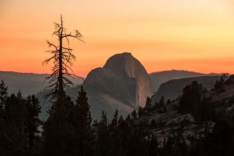 Sunset view of the Half Dome from the Olmsted Viewpoint in Yosemite Stock Photos