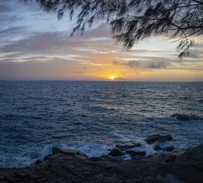 Sunset view of the Indian Ocean from Pointe Ste Marie, Praslin Island Seychelles Foto stock