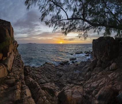 Sunset view of the Indian Ocean from Pointe Ste Marie, Praslin Island Seychelles Foto stock