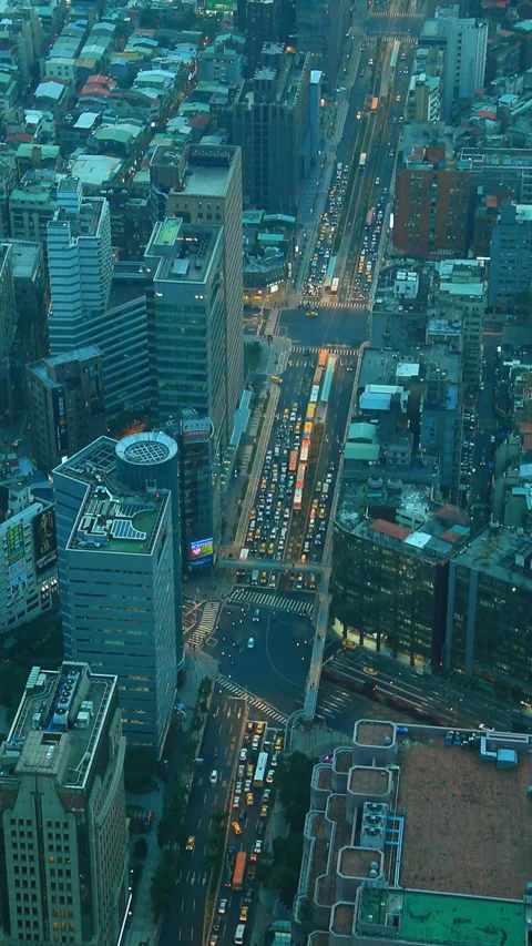 A Sunset View of the Intersection of Keelung Road and Xinyi Road from the Taipei Видео 330465120