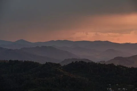 Sunset view of the mountains from the observation deck on Mount Tugaya Foto stock