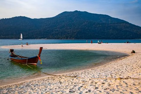 Sunset view at North Point Beach in Koh Lipe, Satun, Thailand Fotos de archivo
