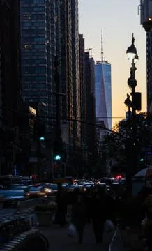 Sunset view of NYC skyscraper from 6th Ave in New York Foto stock