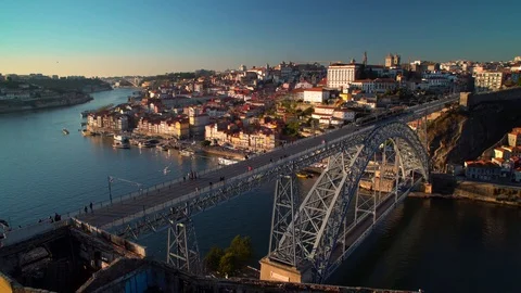 Sunset View Over Oporto And The D. Luís Bridge in Portugal 스톡 동영상 92767328