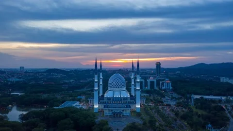 Sunset view of shah alam mosque Stock Footage 140039019