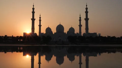 Sunset view of Sheikh Zayed Grand Mosque in Abu Dhabi, United Arab Emirates Stock Footage 331651951