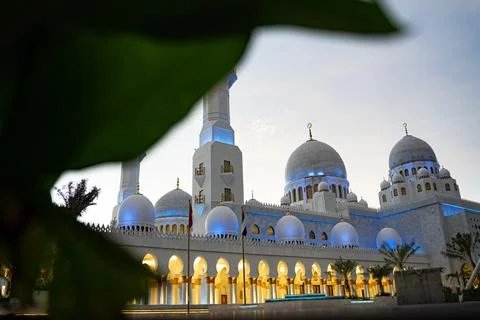 Sunset view of the Sheikh Zayed Grand Mosque in Surakarta, Central Java, In.. Stock Photos