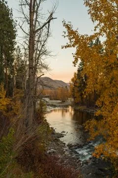 Sunset views of the Chewuch River as it flows through Winthrop Stock-Fotos