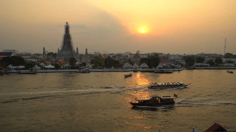 Sunset in Wat Arun  Temple, Chao Phraya river, Bangkok, Thailand Stock-Footage 87044852