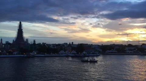 Sunset at Wat Arun, Temple of Dawn, Bangkok, Thailand Stockbeeldmateriaal 62179592