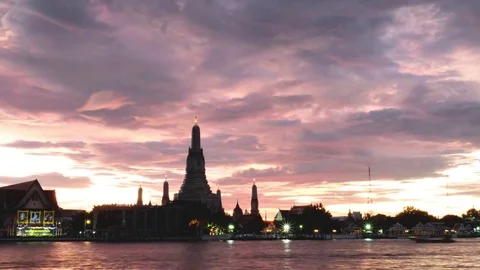 Sunset at Wat Arun Timelapse Stock Footage