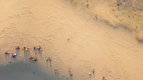 Sunset Watchers at Endless Beach Video stock 137232073