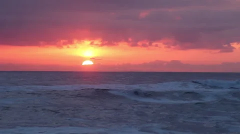 Sunset with waves breaking Video stock 53209384