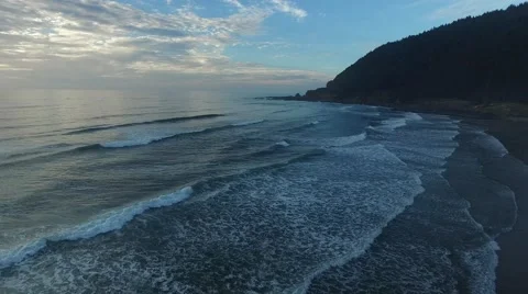 Sunset waves on Oregon Coast Stock Footage 55806056