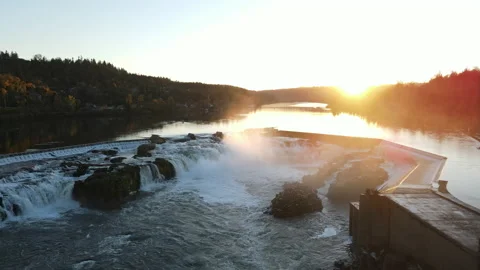 Sunset at Willamette falls dam in Oregon Stock-Footage 168858593