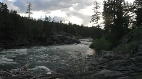 Sunset on Wyoming river Видео 25627323