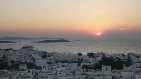 Sunset zoom in view of the town of chora on mykonos Stock Footage 69280095