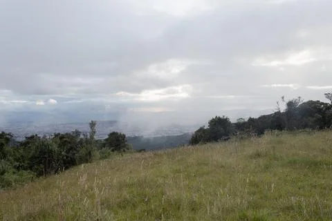 SunsetFogMountainCity 스톡 사진