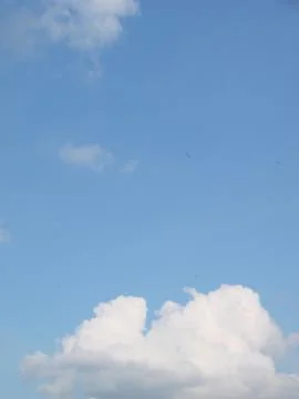 Sunshine clouds sky during morning background. Blue,white pastel heaven,soft  Fotos de archivo