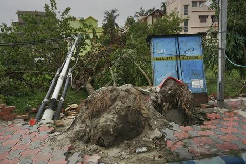 Super cyclone Amphan caused devastation, West Bengal, India Stock Photos