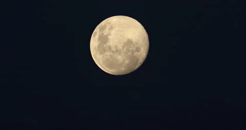 Super Full Moon shot in 4k Stock Footage 152726829