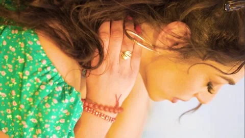 Super model Spanish looking mixed ethnicity close up on face looking Vidéo 253545540