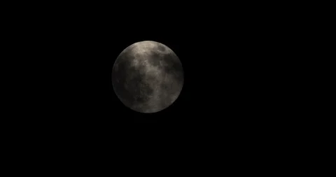 Super moon with clouds in 4K. Horror concept. Video stock 130133112