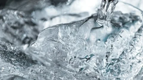 Super slow motion of pouring Vodka drink. Video stock 189430800