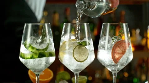 Super slow motion of preparing gin and tonic drinks with speed motion Stock-Footage 231982982