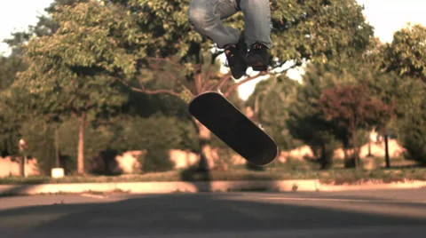 Super slow motion skateboarding trick 360 flip 1000fps Vídeos de archivo 32140781