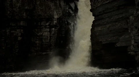 Super Slow Motion Waterfall with Speed Ramp Vídeo Stock 43619281