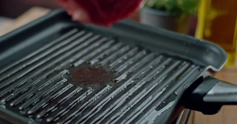 In Super Slowmotion 1000 fps 動画素材 161799294