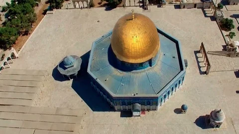 Super Zoom Earth from Jerusalem Temple Mountain to the outer space Vídeo Stock 83857361