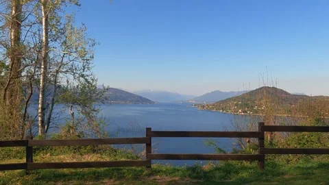 Superb panoramic view of Lake Maggiore with Alps in background 库存影片 279865138