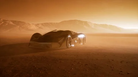 Supercar at sunset in desert Vídeos de archivo 131665087