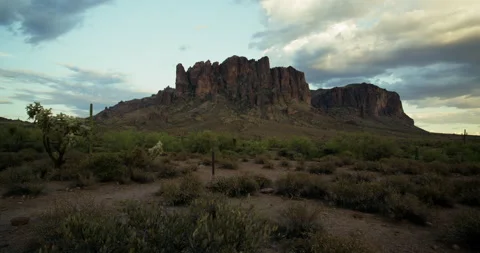 Superstition mountain - wide shot 스톡 동영상 201078463
