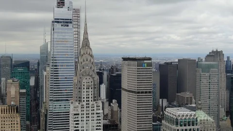 Supertall Under Construction Beside a Stainless Midtown Spire Vidéo 127471313