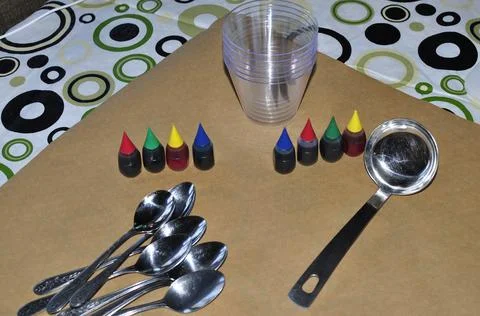 Supplies to color Easter eggs Foto stock