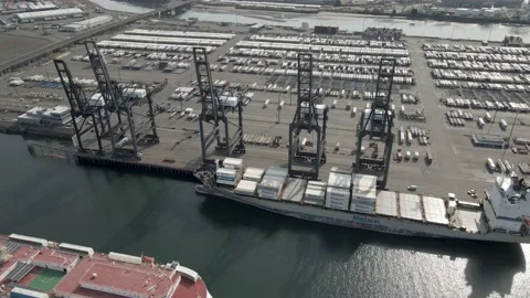 Supply Chain Loading Ship At The Port 動画素材 184986529