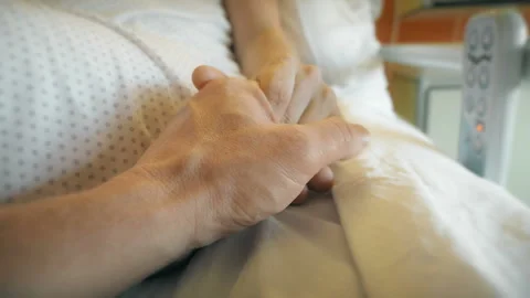 Support for a sick person in the ward Video stock 112666061