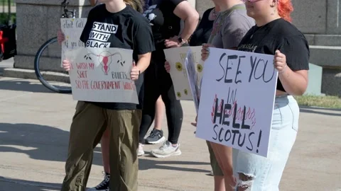 Supporters of abortion rights rally at the capitol in St. Paul, Minnesota Video stock 199509853