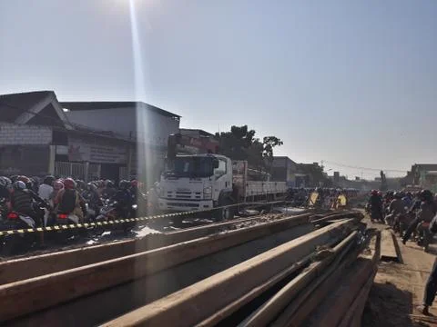 Surabaya , East Java / Indonesia - August, 2019 : traffic jam in the moorning 스톡 사진