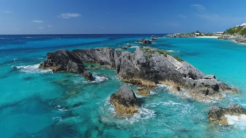 Surf Along a Bermuda Reef Ridge With Houses on the Point Stock Footage 91158426