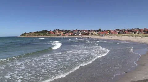 Surf and breakers on Hundested Beach on a windy day 스톡 동영상 60623623