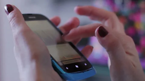 Surf the Internet with smartphones Video stock 28225850