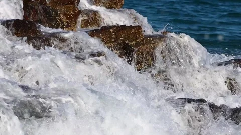 Surf over rocks 2 스톡 동영상 279203146