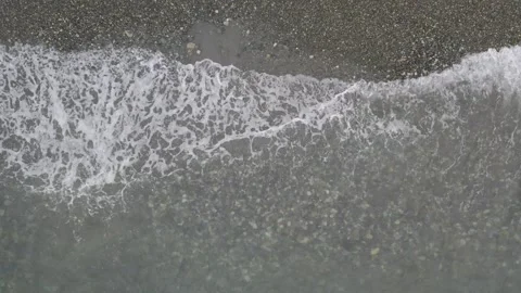 Surf on the sea, waves on the shore Video stock 265957122