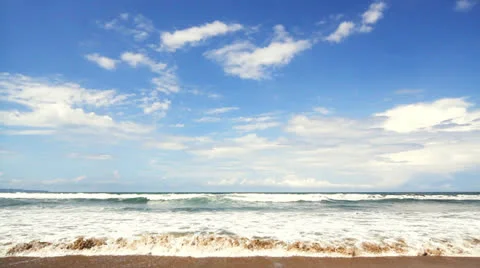 Surf on the tropical beach 库存影片 22675313